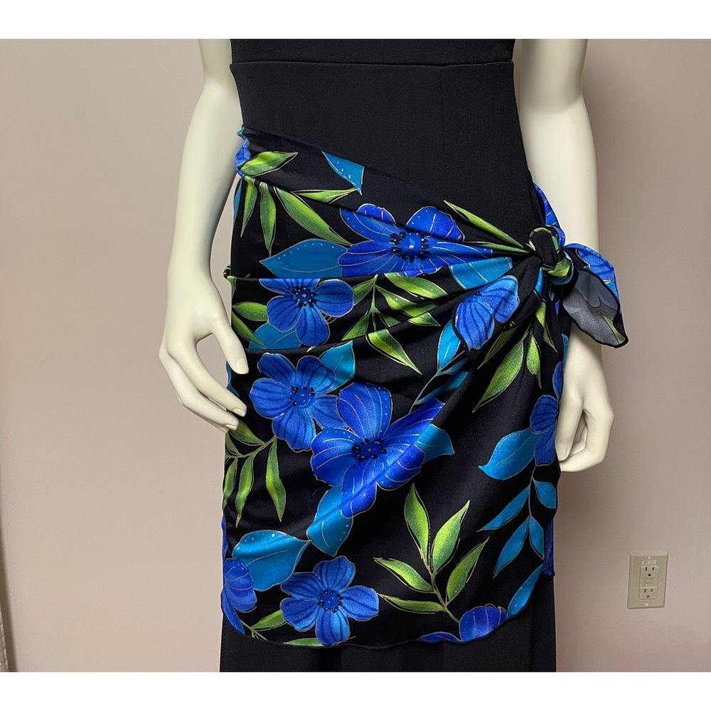 Great Lengths NWT Swimsuit Coverup Sarong One Size Floral Aqua Blue Green Black